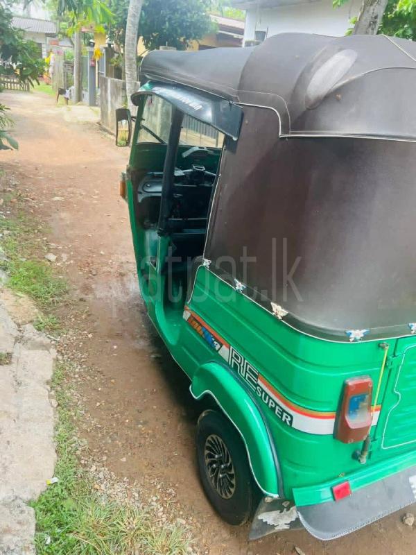 Bajaj Three Wheel 2012 - භාවිතා කරන ලද ත්‍රිරෝද රථය sale in Sri Lanka - patpat.lk