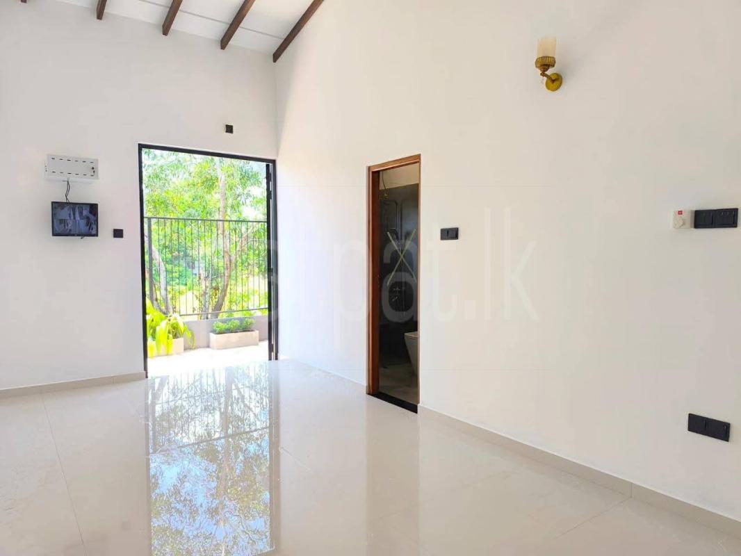 House for Sale in Athurugiriya