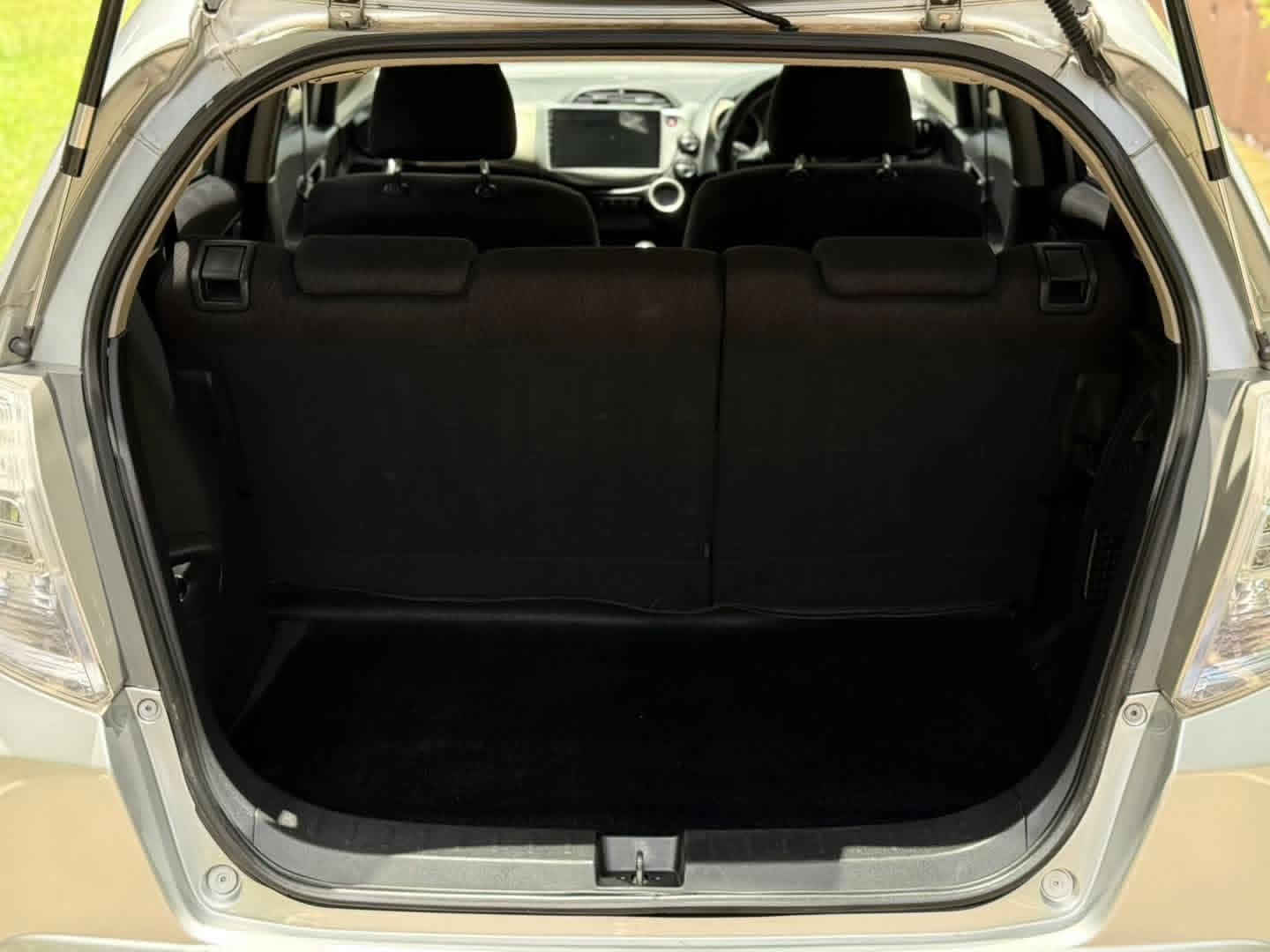 Honda Fit 2011 - பயன்படுத்தப்பட்டது கார் sale in Sri Lanka - patpat.lk