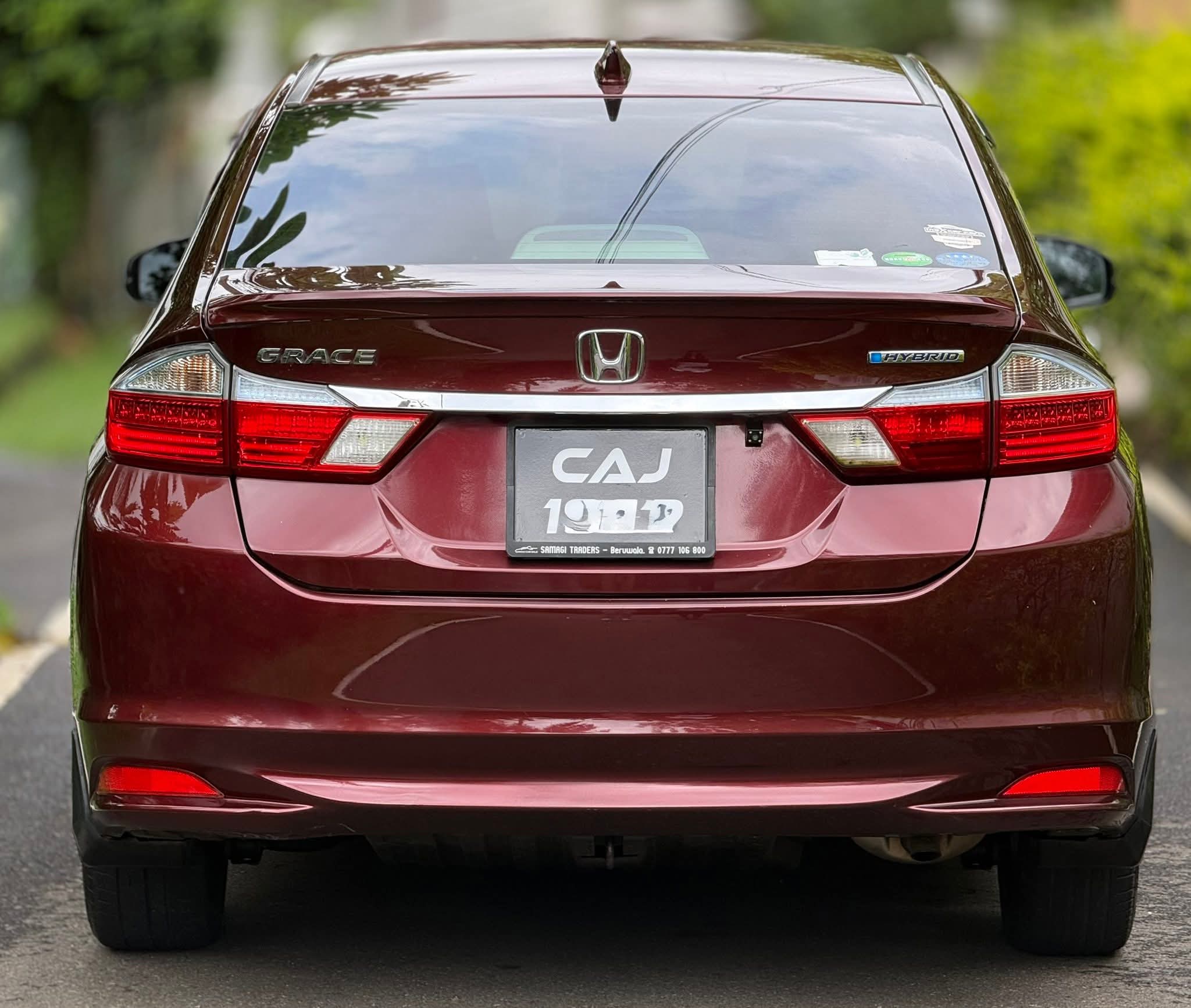 Honda Grace 2015 - பயன்படுத்தப்பட்டது கார் sale in Sri Lanka - patpat.lk