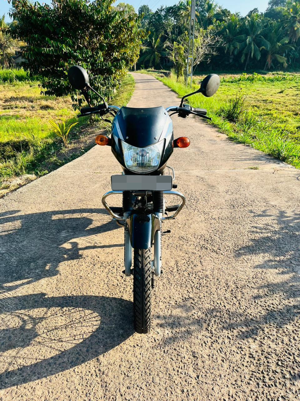 Bajaj CT100 2013 ads-image-1