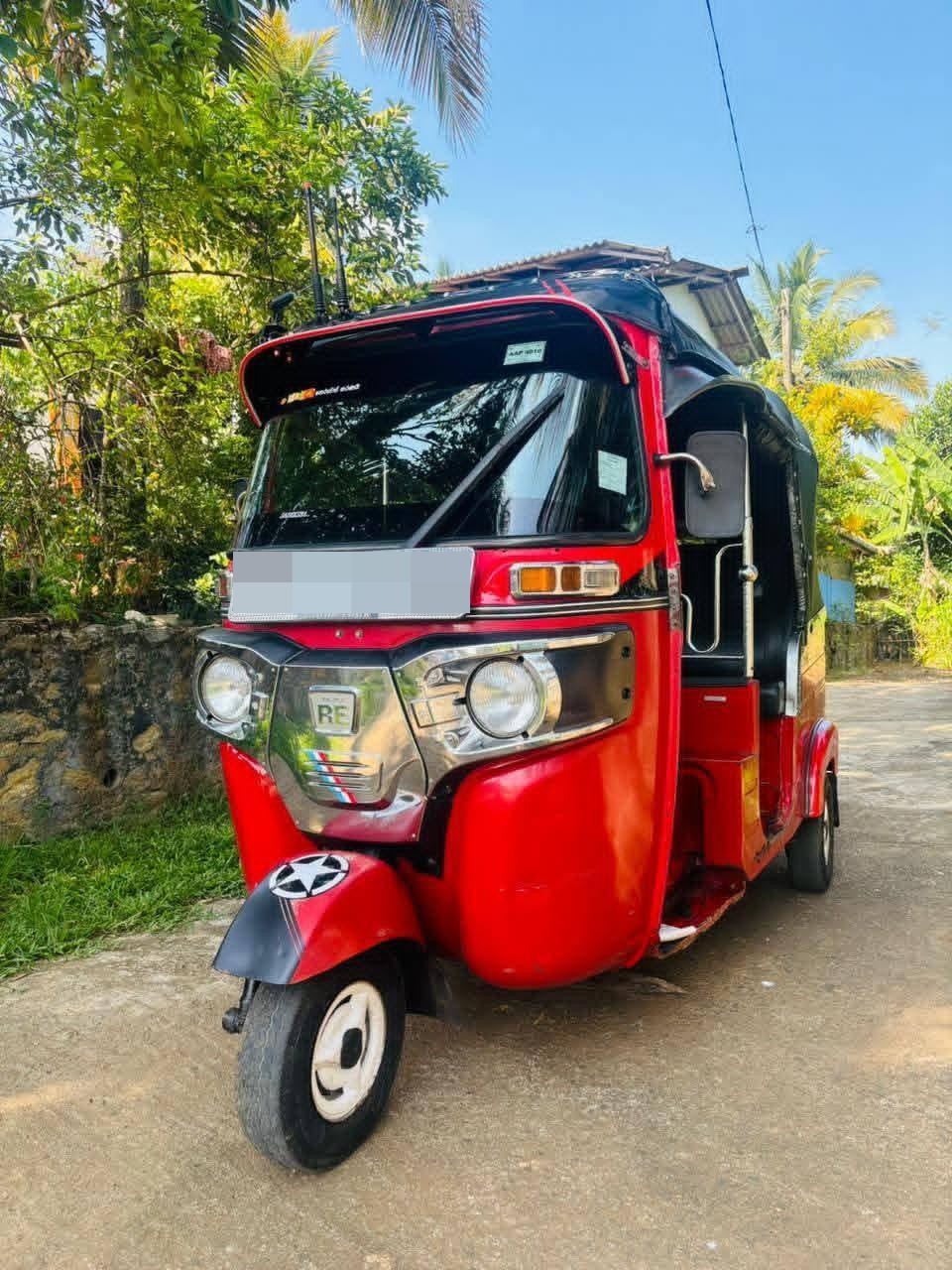Bajaj Three Wheel 2014 - பயன்படுத்தப்பட்டது முச்சக்கர வண்டி sale in Sri Lanka - patpat.lk