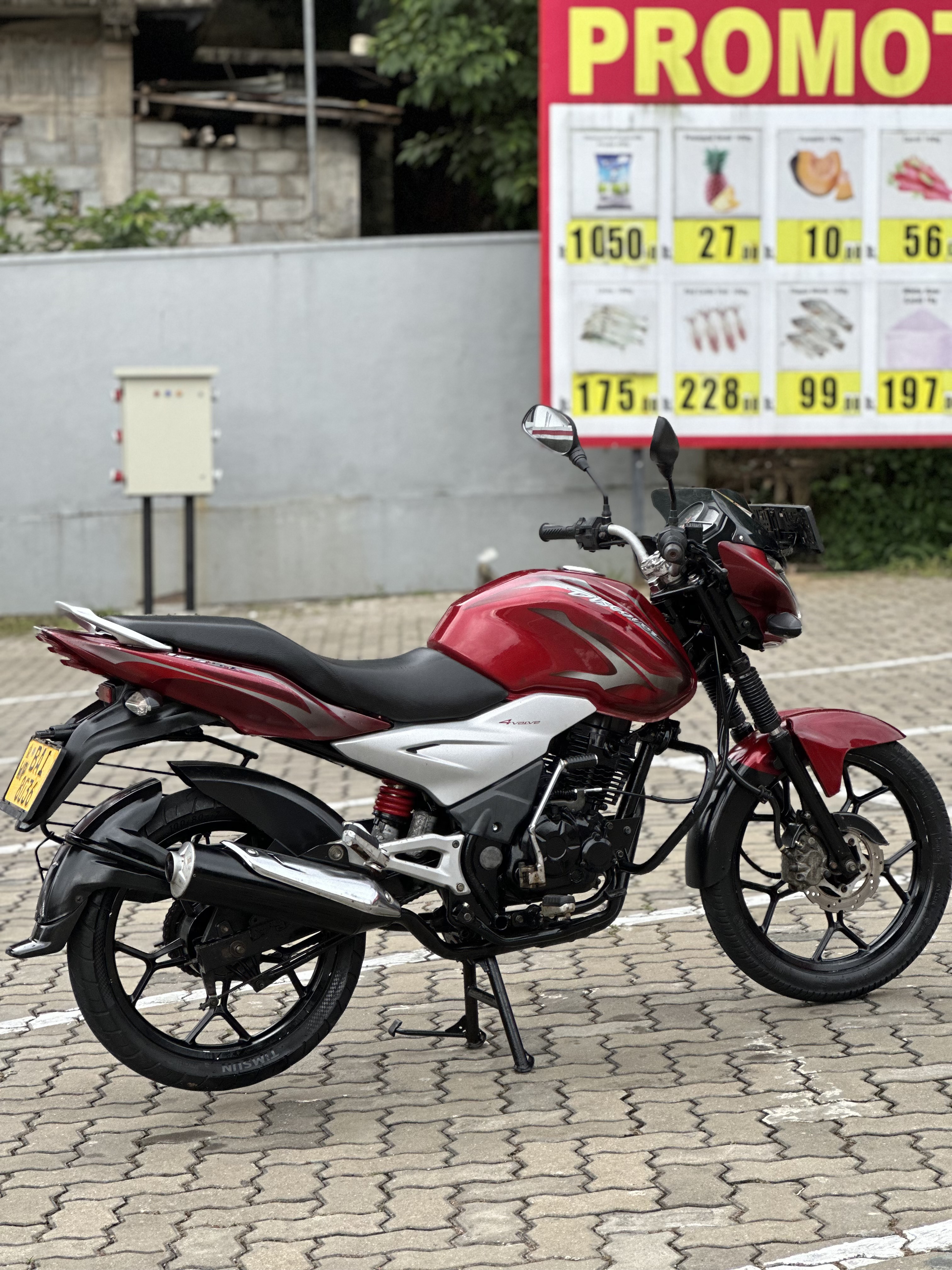 Bajaj Discover 2012 - Used Bike sale in Sri Lanka - patpat.lk