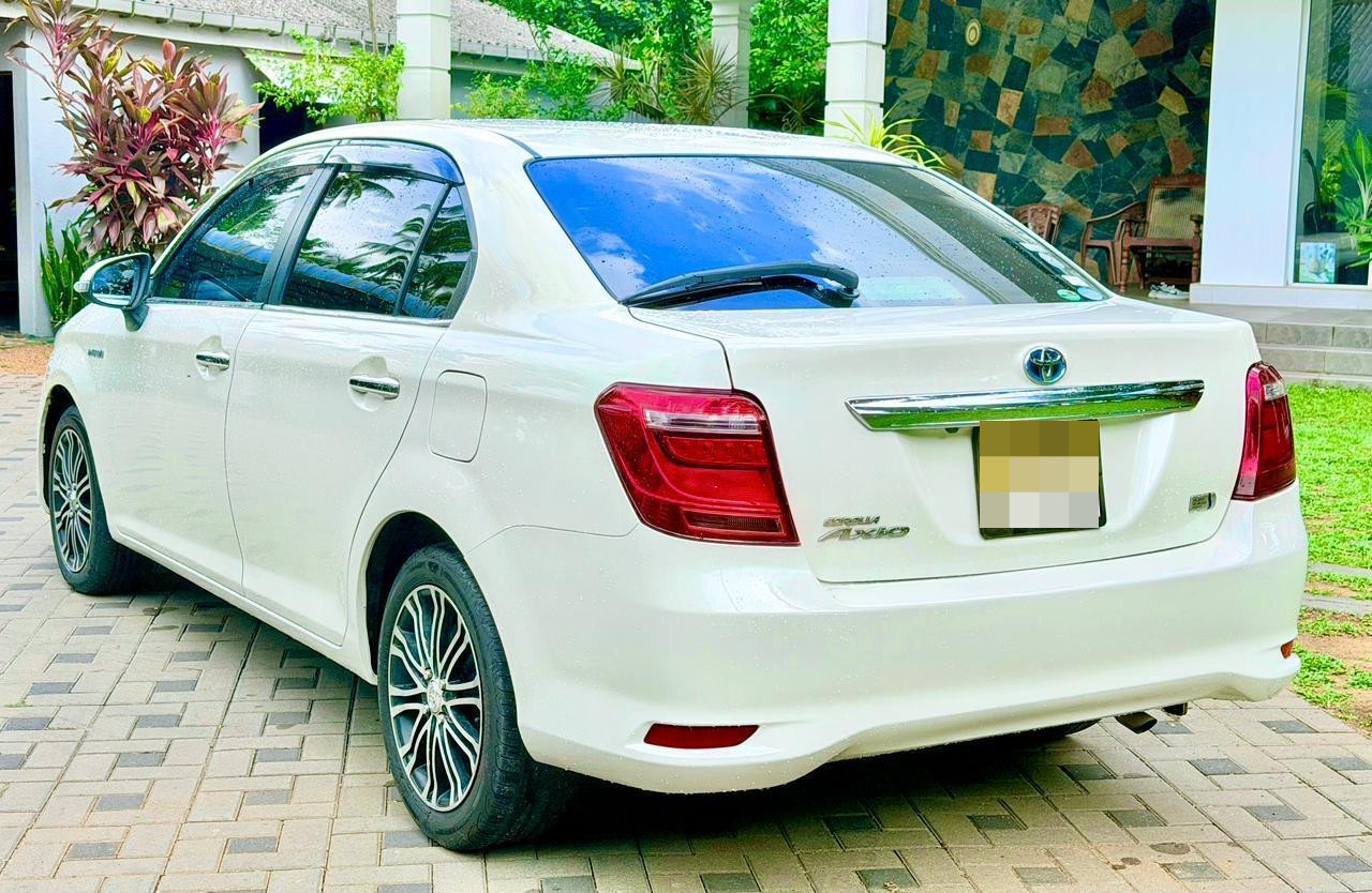 Toyota Axio 2015 - Used Car sale in Sri Lanka - patpat.lk