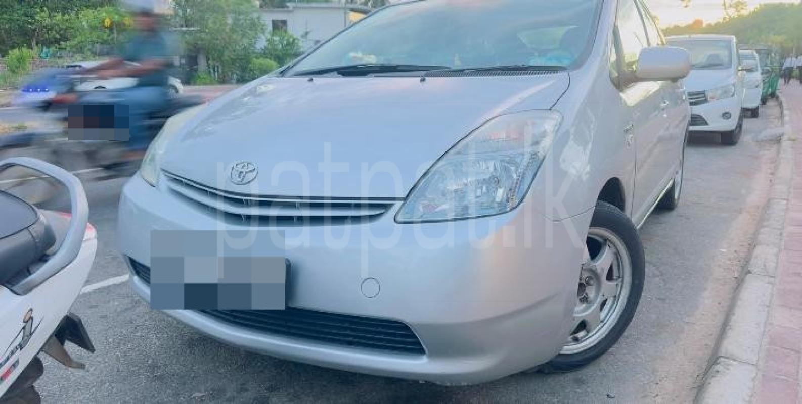 Toyota Prius 2011 - பயன்படுத்தப்பட்டது கார் sale in Sri Lanka - patpat.lk