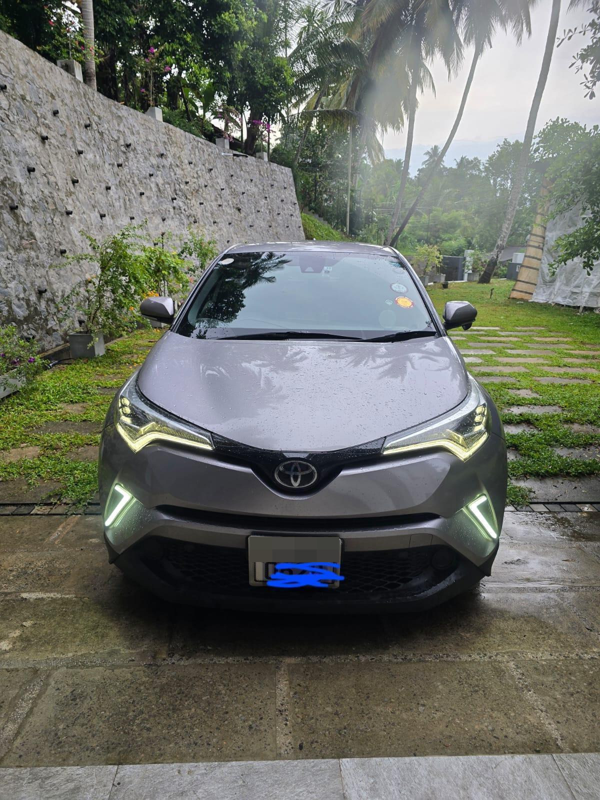 Toyota CHR 2017 - பயன்படுத்தப்பட்டது SUV sale in Sri Lanka - patpat.lk