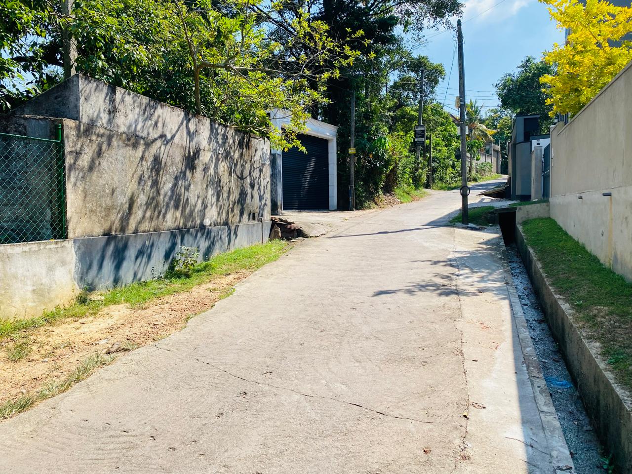 Residential Land for Sale in Athurugiriya