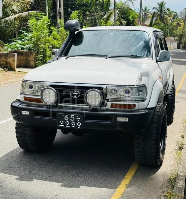 Toyota Land Cruiser 1997 - භාවිතා කරන ලද SUV රථය sale in Sri Lanka - patpat.lk