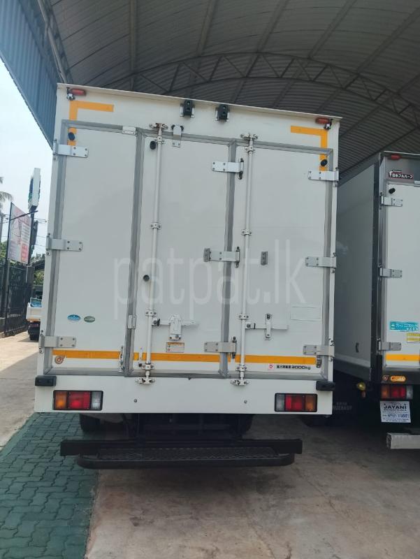 Isuzu ELF 2017 - Reconditioned Truck sale in Sri Lanka - patpat.lk