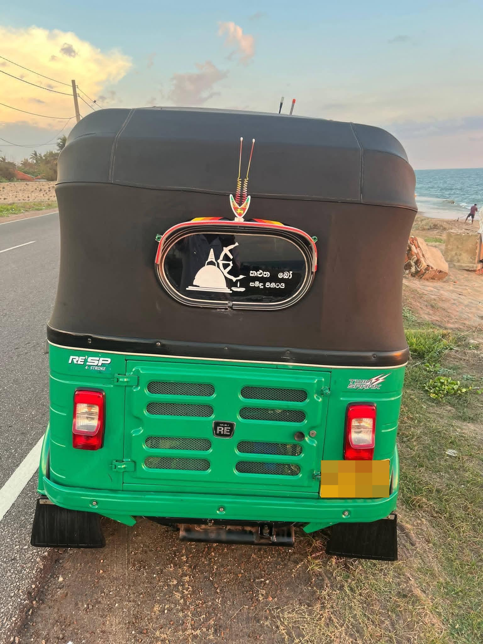 Bajaj Three Wheel 2019 - பயன்படுத்தப்பட்டது முச்சக்கர வண்டி sale in Sri Lanka - patpat.lk