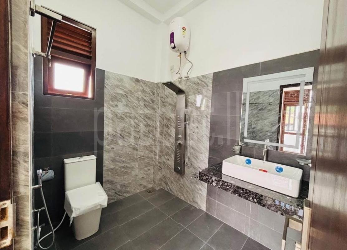 House for Sale in Polgasowita ads-image-1