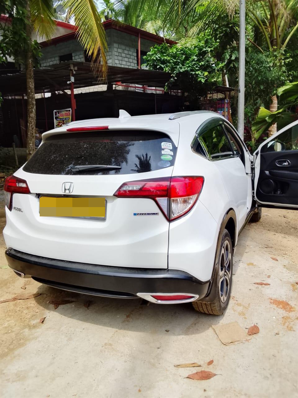 Honda Vezel 2013 - பயன்படுத்தப்பட்டது SUV sale in Sri Lanka - patpat.lk