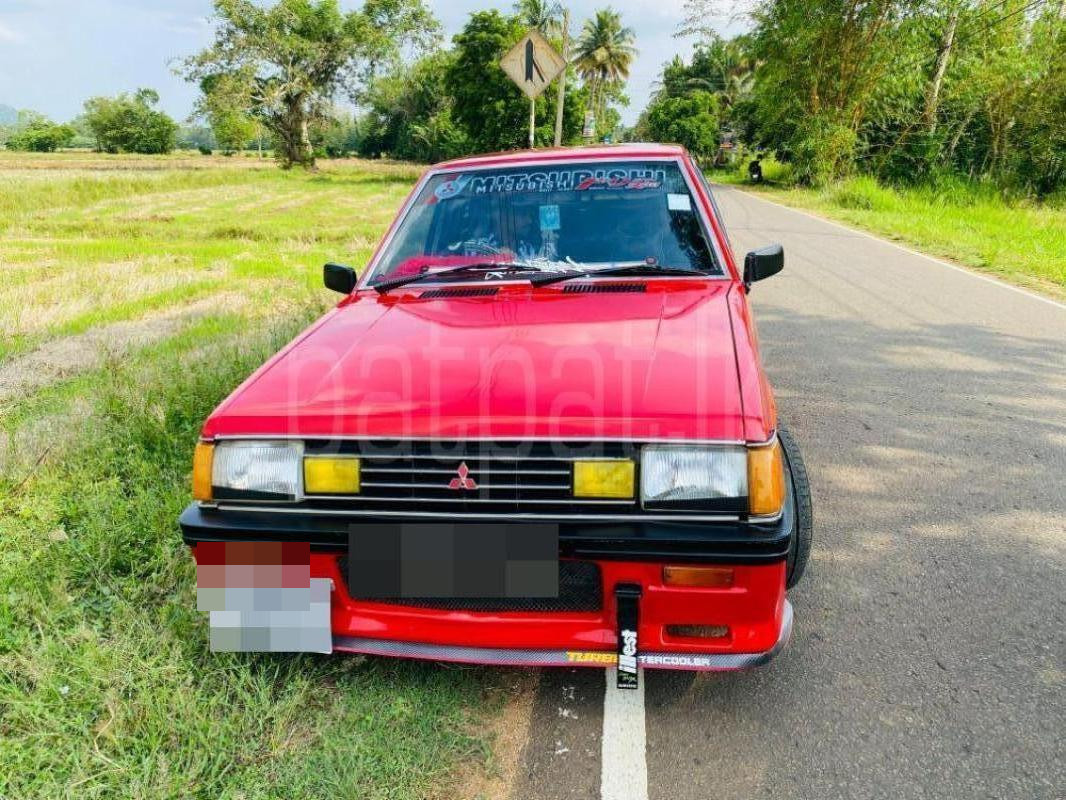 Mitsubishi 4DR5 1980 - பயன்படுத்தப்பட்டது கார் sale in Sri Lanka - patpat.lk