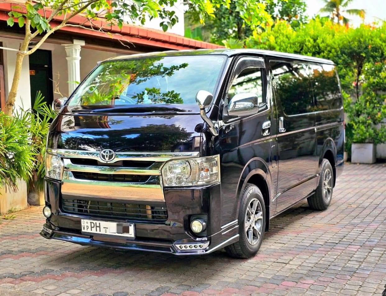 Toyota Super GL 2015 - பயன்படுத்தப்பட்டது வேன் sale in Sri Lanka - patpat.lk