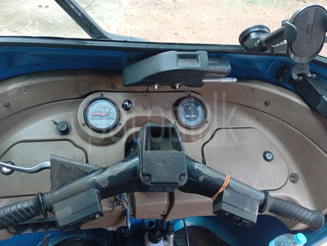 Bajaj 4 stroke 2016 - பயன்படுத்தப்பட்டது முச்சக்கர வண்டி sale in Sri Lanka - patpat.lk