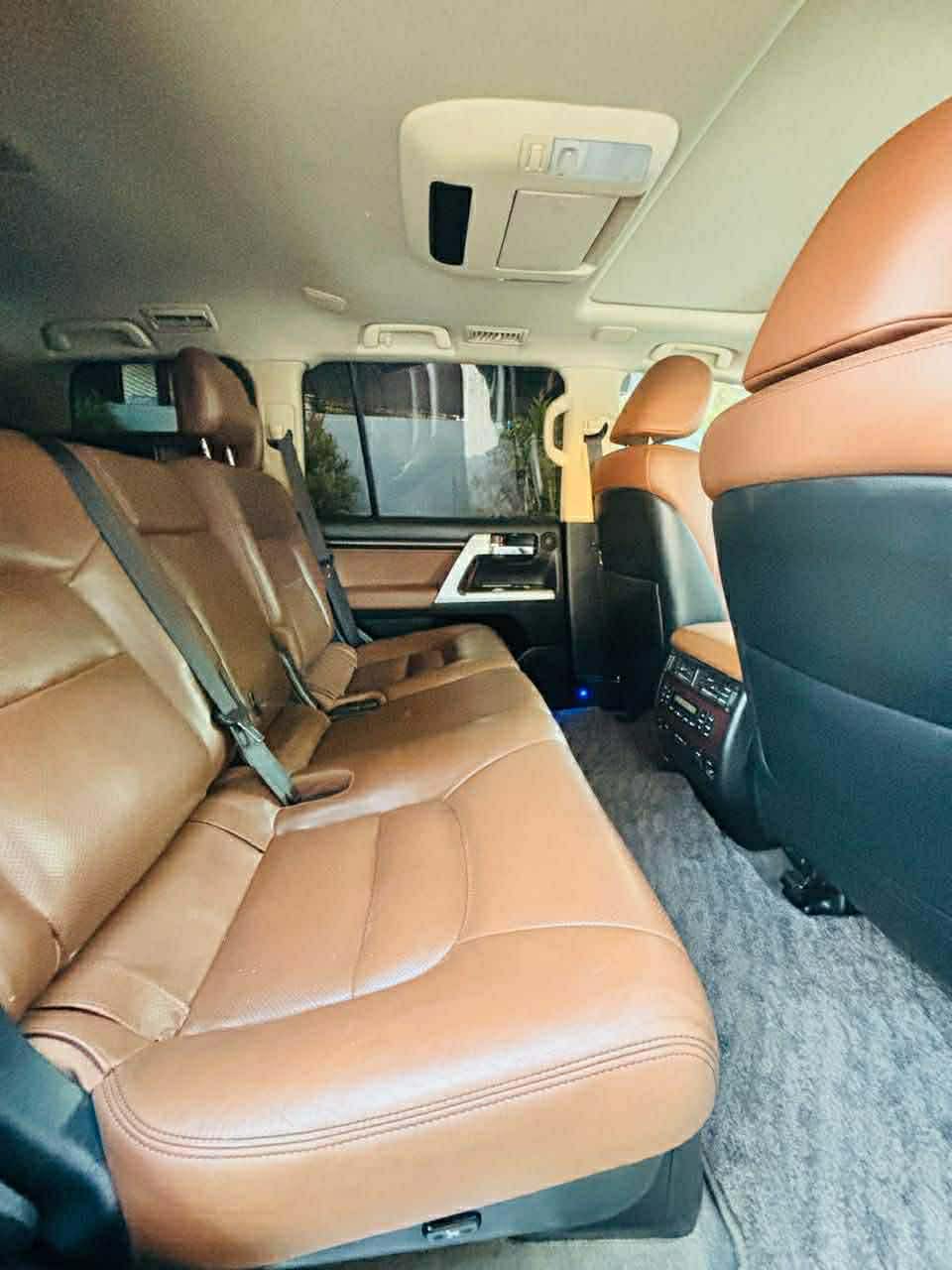 Toyota Land Cruiser 2015 - பயன்படுத்தப்பட்டது SUV sale in Sri Lanka - patpat.lk