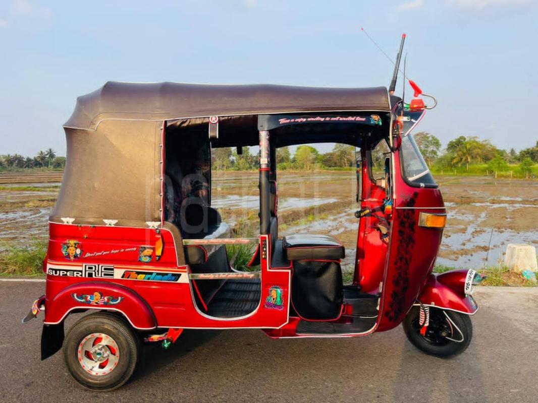 Bajaj Three Wheel 2000 - பயன்படுத்தப்பட்டது முச்சக்கர வண்டி sale in Sri Lanka - patpat.lk