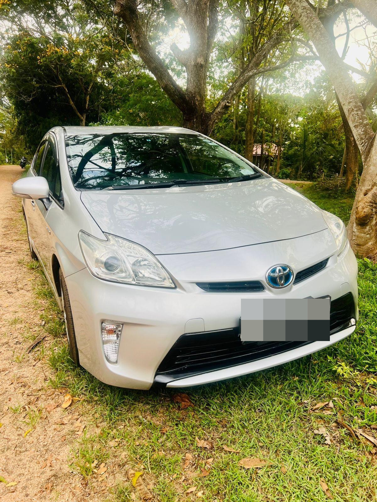 Toyota Prius 2013 - භාවිතා කරන ලද කාර් sale in Sri Lanka - patpat.lk