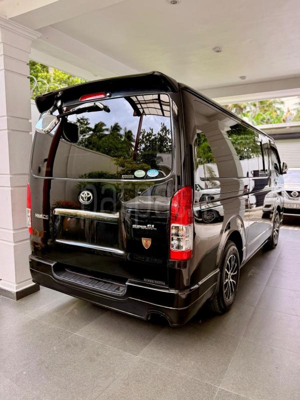 Toyota Hiace 2009 - பயன்படுத்தப்பட்டது வேன் sale in Sri Lanka - patpat.lk
