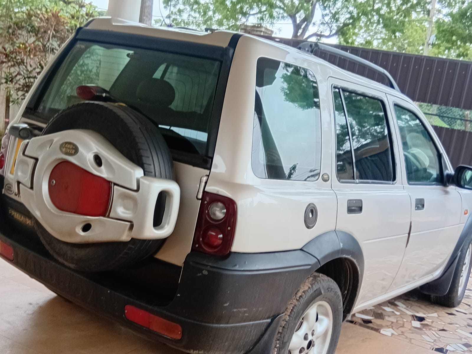 Land Rover Discovery 2000 - பயன்படுத்தப்பட்டது SUV sale in Sri Lanka - patpat.lk