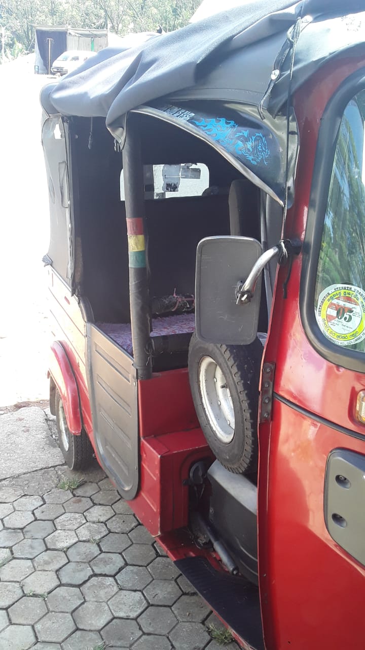 Bajaj 4 stroke 2015 - பயன்படுத்தப்பட்டது முச்சக்கர வண்டி sale in Sri Lanka - patpat.lk