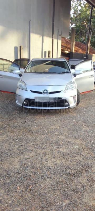 Toyota Prius 2013 - பயன்படுத்தப்பட்டது கார் sale in Sri Lanka - patpat.lk