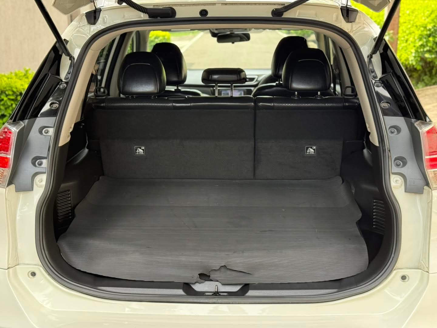 Nissan X Trail 2015 - Used SUV sale in Sri Lanka - patpat.lk