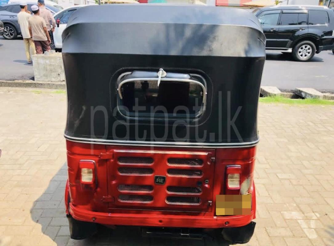 Bajaj Three Wheel 2015 - பயன்படுத்தப்பட்டது முச்சக்கர வண்டி sale in Sri Lanka - patpat.lk