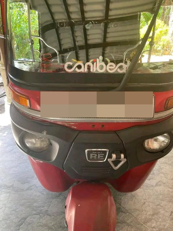 Bajaj Three Wheel 2015 - பயன்படுத்தப்பட்டது முச்சக்கர வண்டி sale in Sri Lanka - patpat.lk