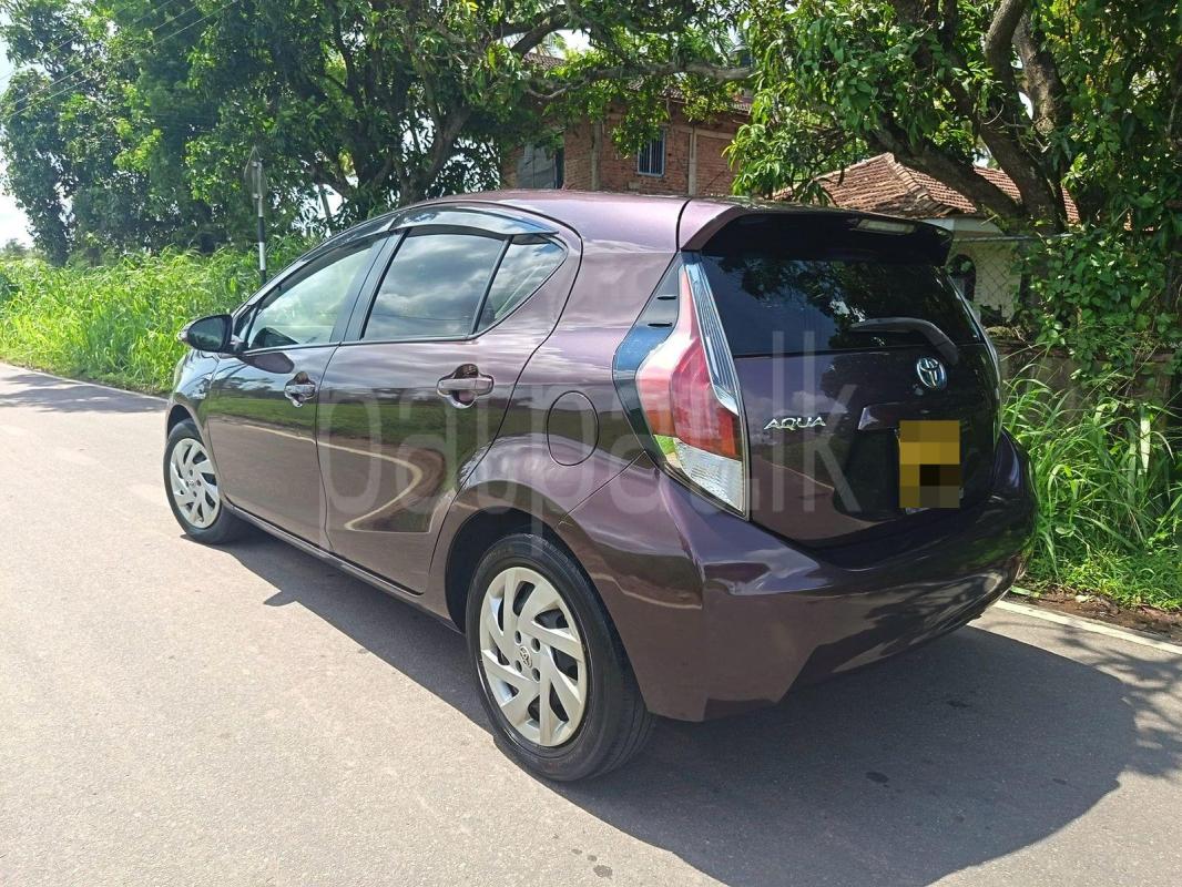 Toyota Aqua 2015 - பயன்படுத்தப்பட்டது கார் sale in Sri Lanka - patpat.lk