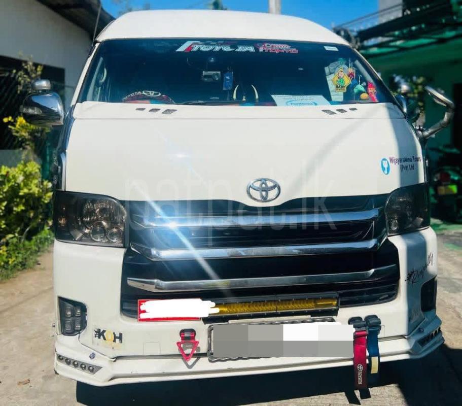 Toyota Hiace 2007 - பயன்படுத்தப்பட்டது வேன் sale in Sri Lanka - patpat.lk