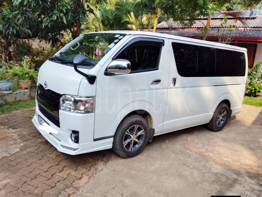 Toyota Hiace 2017 - மறுசீரமைக்கப்பட்டது வேன் sale in Sri Lanka - patpat.lk