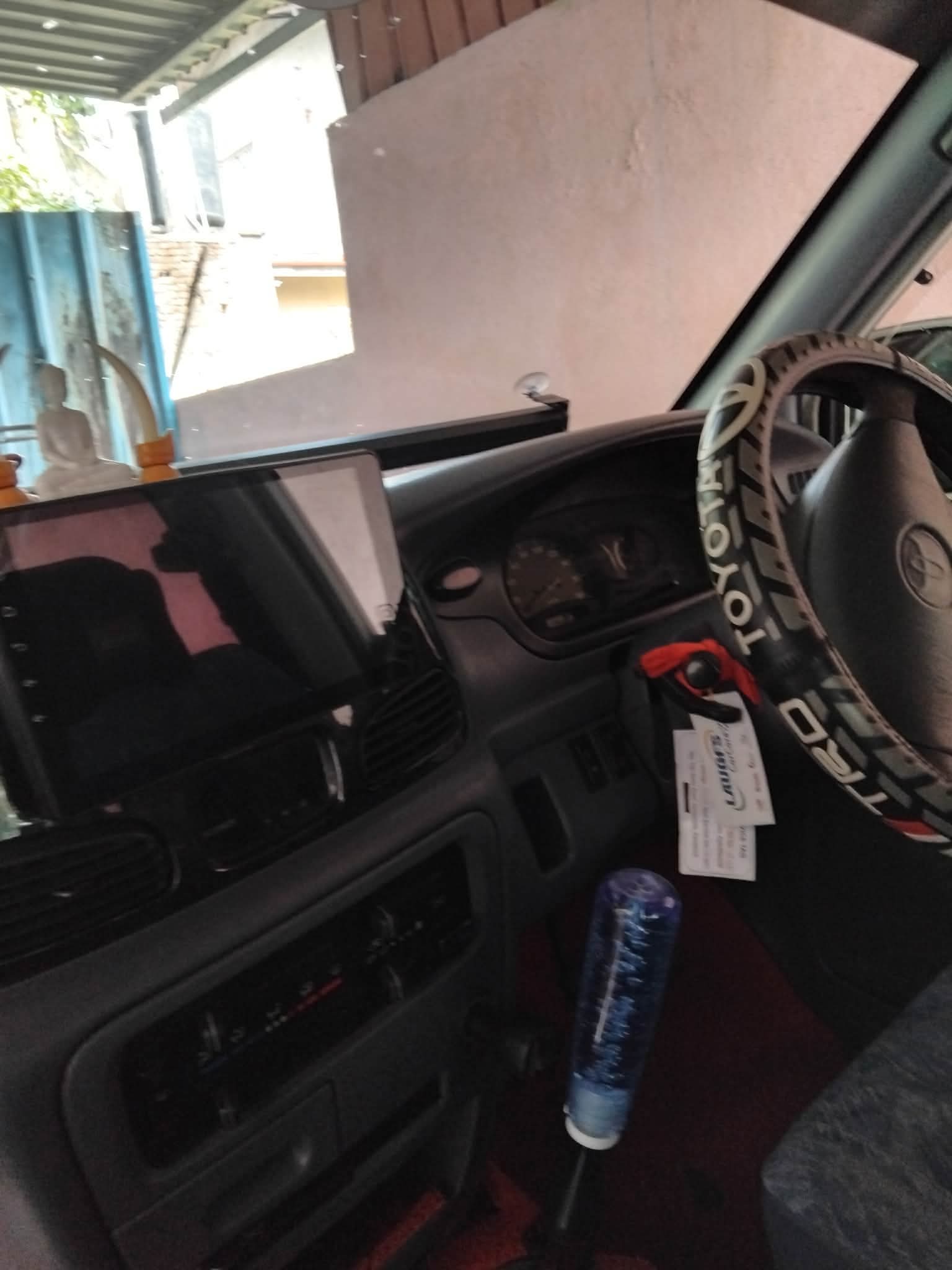 Toyota Noah 2001 - භාවිතා කරන ලද වෑන් රථය sale in Sri Lanka - patpat.lk