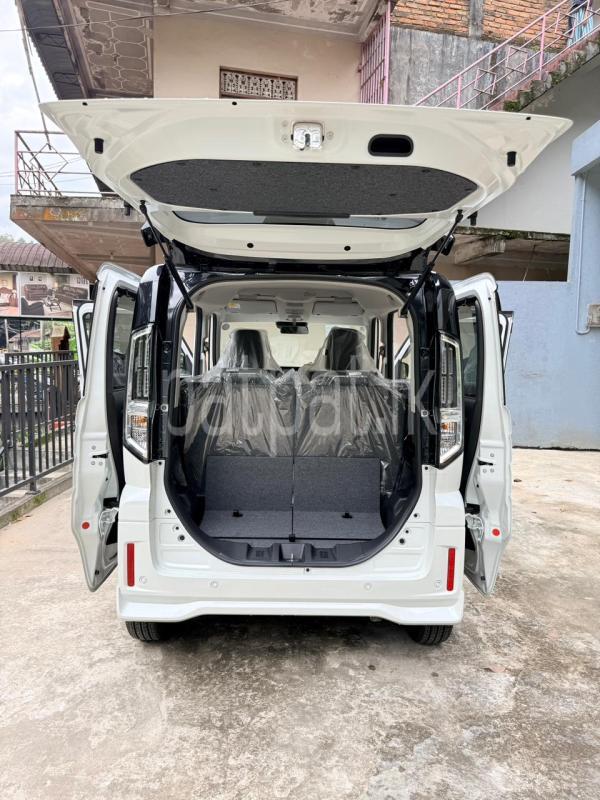 Advertisement image 6