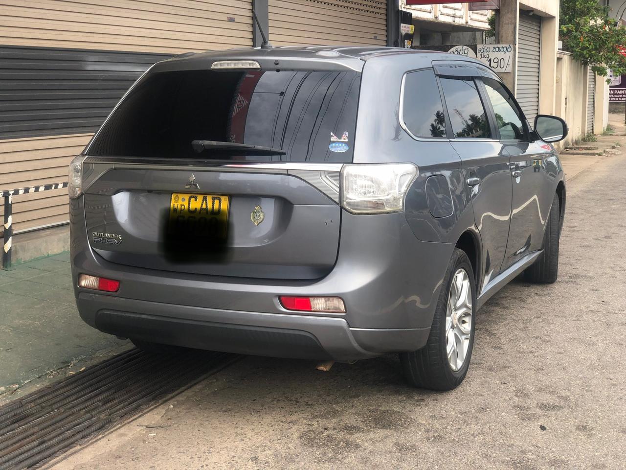 Mitsubishi Outlander 2013 - Used SUV sale in Sri Lanka - patpat.lk