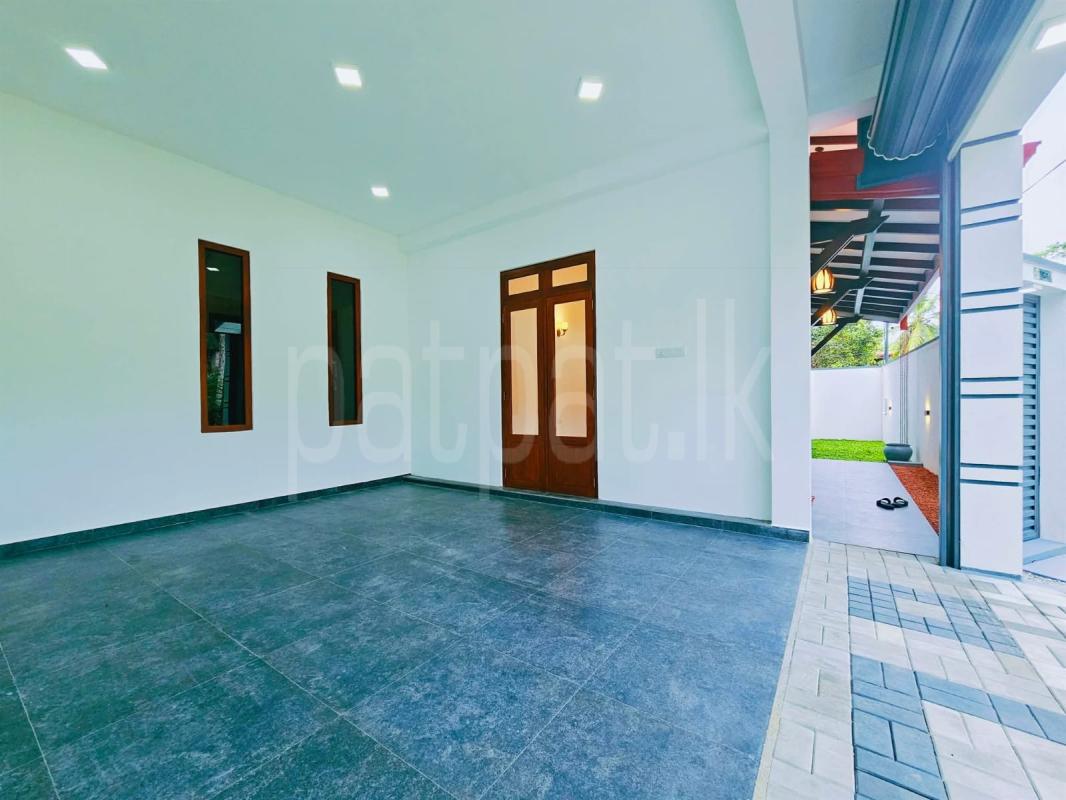 House for Sale in Athurugiriya