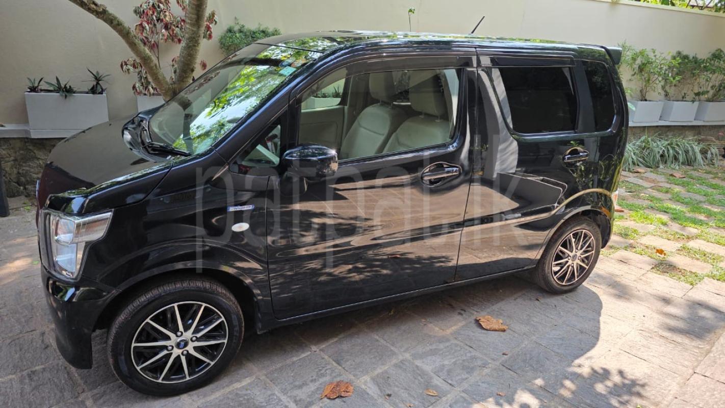 Suzuki Wagon R 2017 - பயன்படுத்தப்பட்டது கார் sale in Sri Lanka - patpat.lk