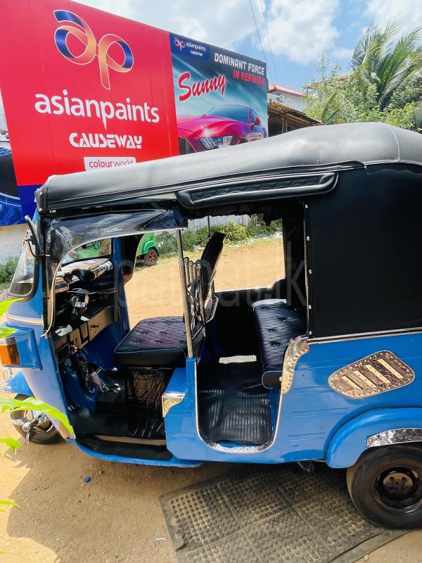 Bajaj 4 stroke 2012 - பயன்படுத்தப்பட்டது முச்சக்கர வண்டி sale in Sri Lanka - patpat.lk