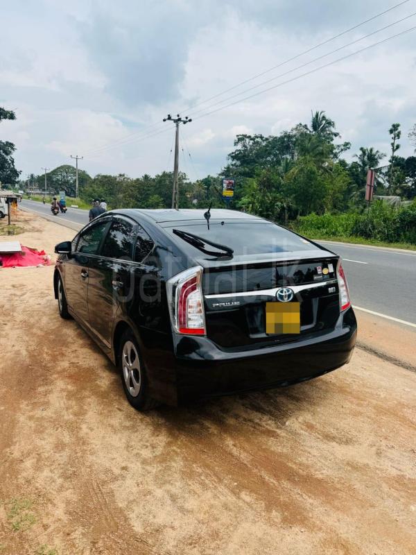 Toyota Prius 2013 - பயன்படுத்தப்பட்டது கார் sale in Sri Lanka - patpat.lk