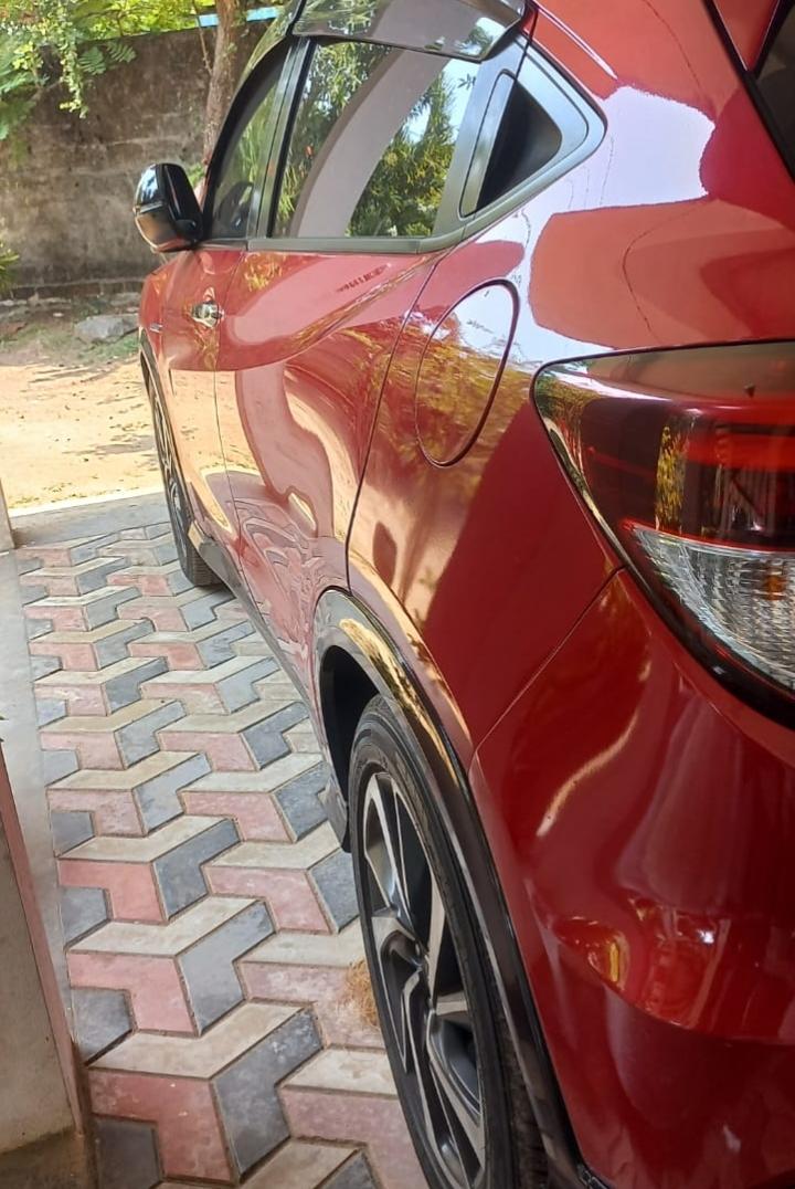 Honda Vezel 2017 - භාවිතා කරන ලද SUV රථය sale in Sri Lanka - patpat.lk