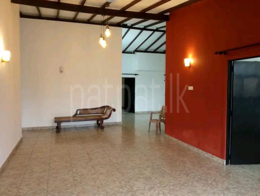 Unfurnished Apartment for Rent in Wellawatta (Colombo 06)