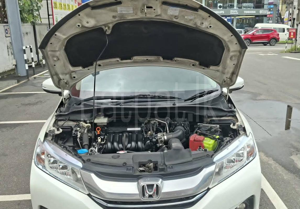 Honda Grace 2017 - பயன்படுத்தப்பட்டது கார் sale in Sri Lanka - patpat.lk