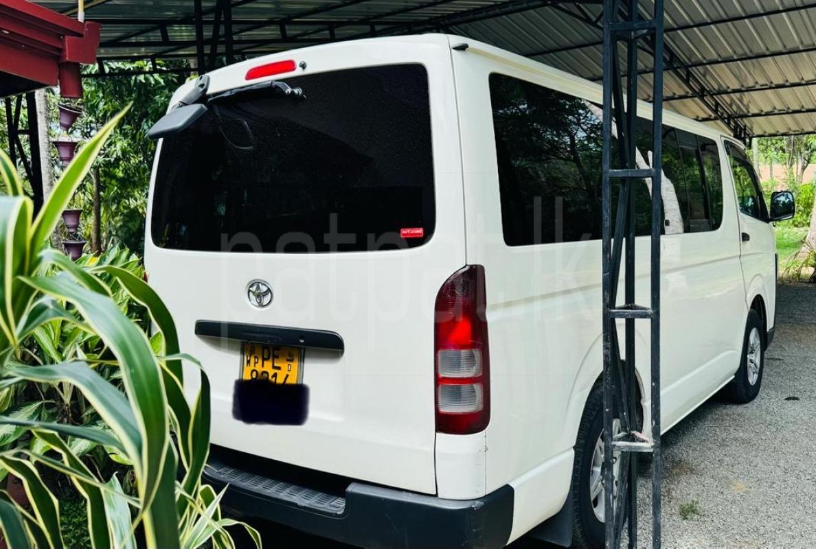 Toyota Hiace 2010 - பயன்படுத்தப்பட்டது வேன் sale in Sri Lanka - patpat.lk