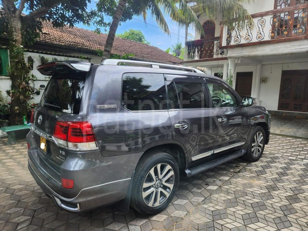 Advertisement image 3