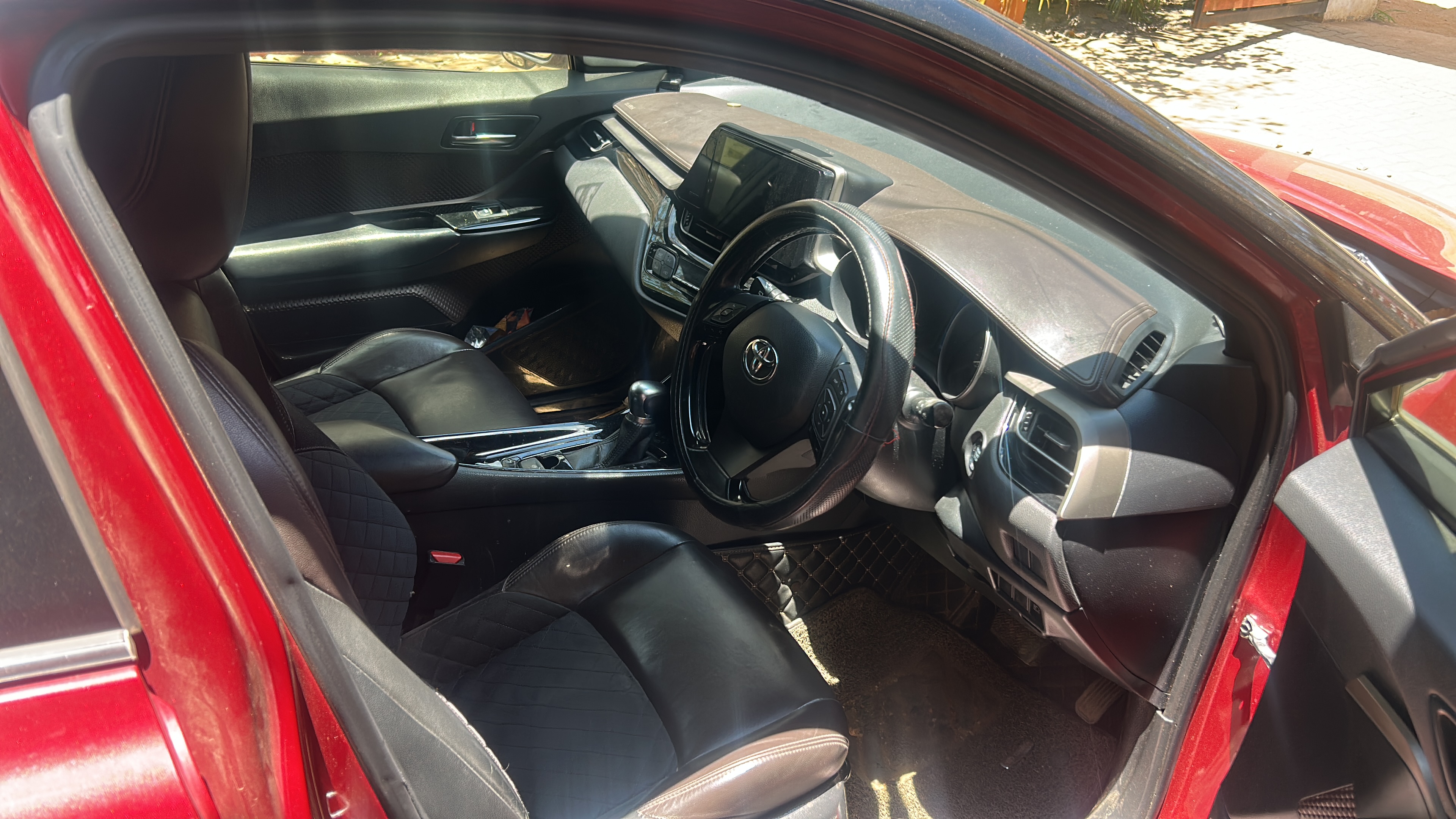 Toyota CHR 2018 - பயன்படுத்தப்பட்டது SUV sale in Sri Lanka - patpat.lk