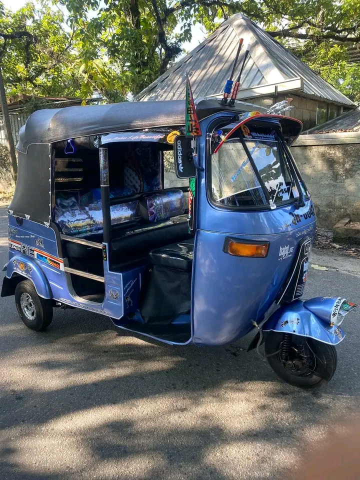 Bajaj Three Wheel 2006 - பயன்படுத்தப்பட்டது முச்சக்கர வண்டி sale in Sri Lanka - patpat.lk
