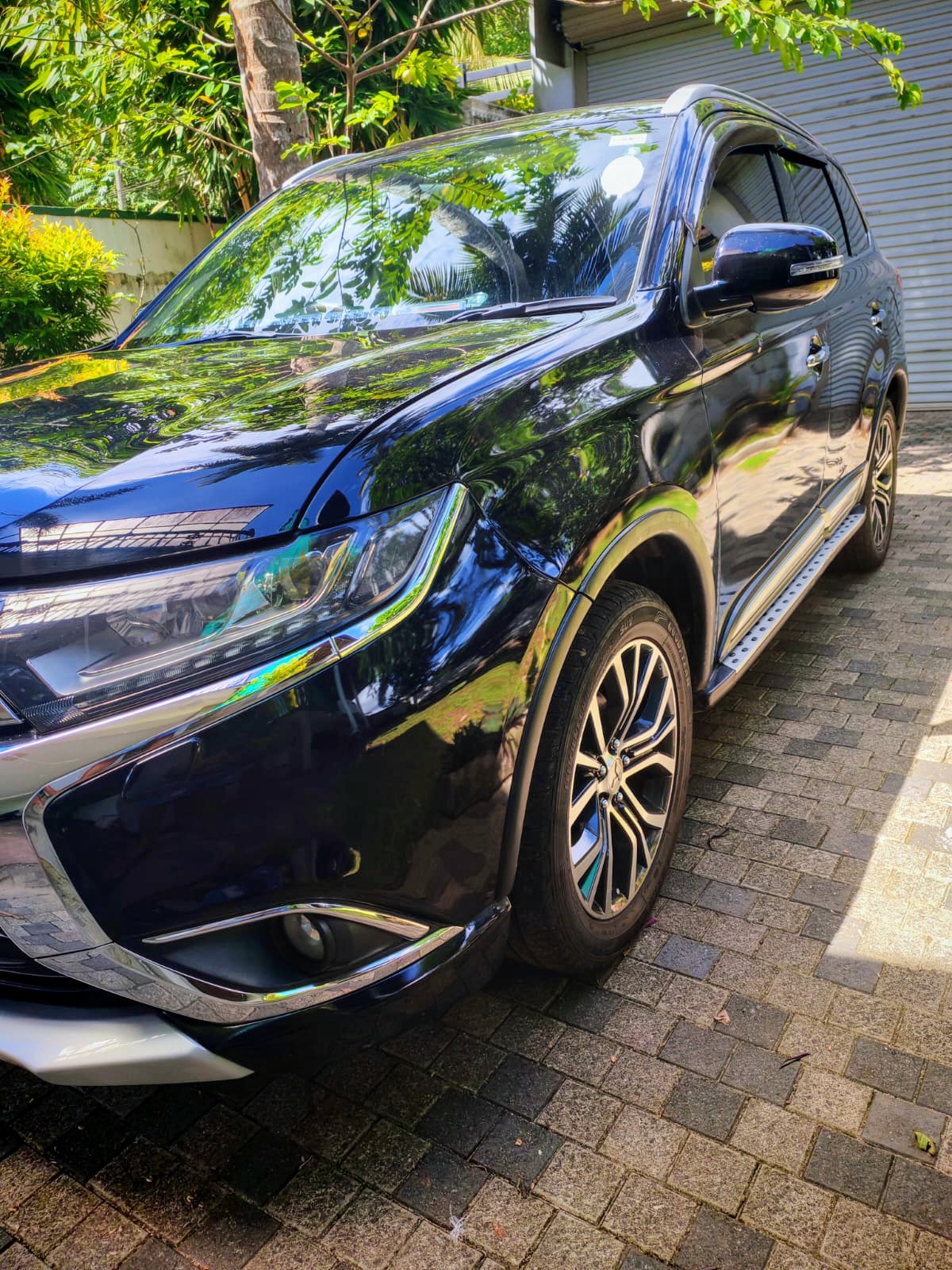 Mitsubishi Outlander 2015 - Used SUV sale in Sri Lanka - patpat.lk