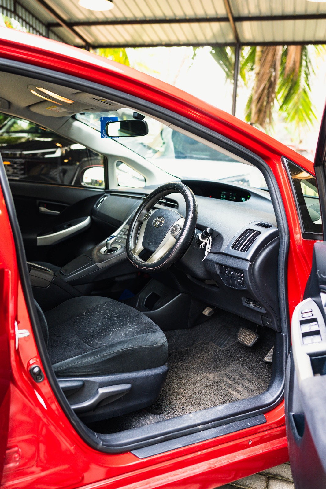 Toyota Prius 2014 - Used Car sale in Sri Lanka - patpat.lk