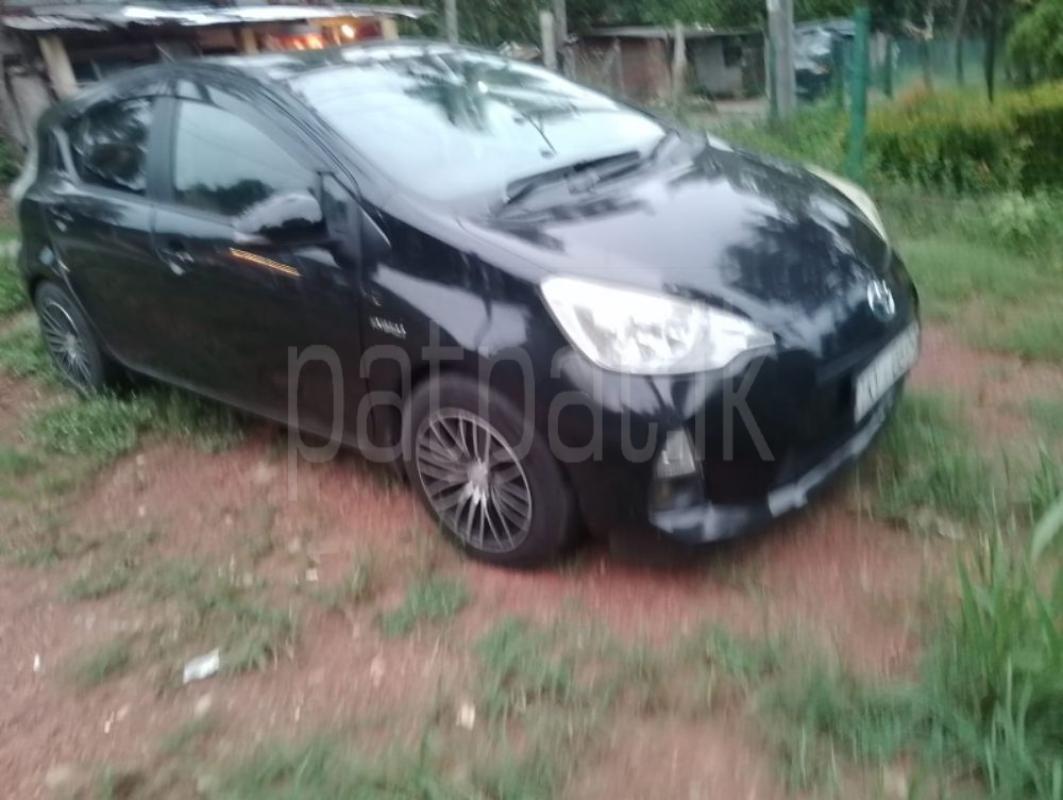 Toyota Aqua 2014 - பயன்படுத்தப்பட்டது கார் sale in Sri Lanka - patpat.lk