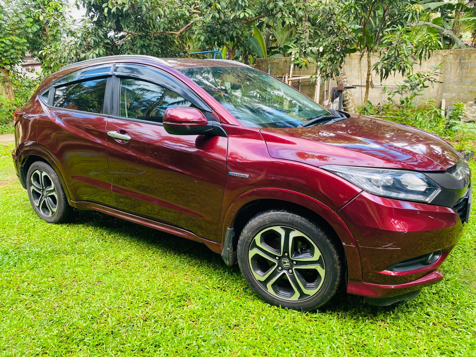Honda Vezel 2014 - Used SUV sale in Sri Lanka - patpat.lk